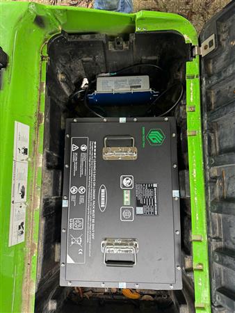 Lắp Pin Greentech S51119  và S51238 cho xe điện du lịch kiểu Golf tại Ninh Bình