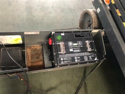 Pin Lithium cho xe nâng người 10m Green Tech 25V-150Ah bảo hành 5 năm vận hành bền bỉ